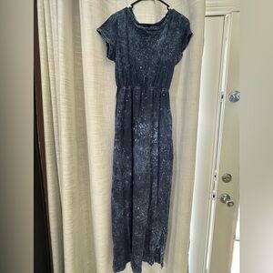 Dark blue acid wash long cotton dress by Corpo E Alma.
